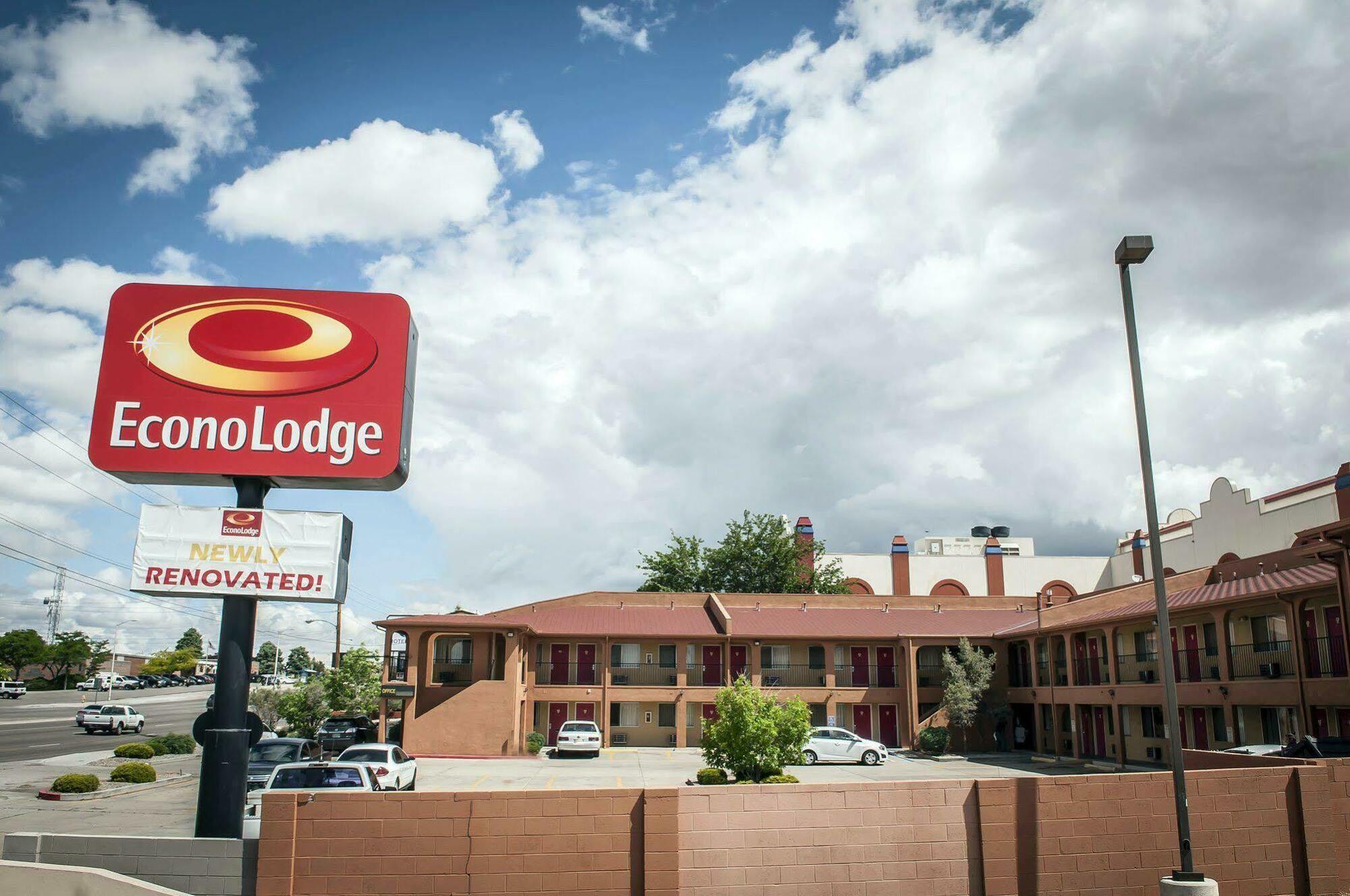 Econo Lodge Midtown Albuquerque Bagian luar foto