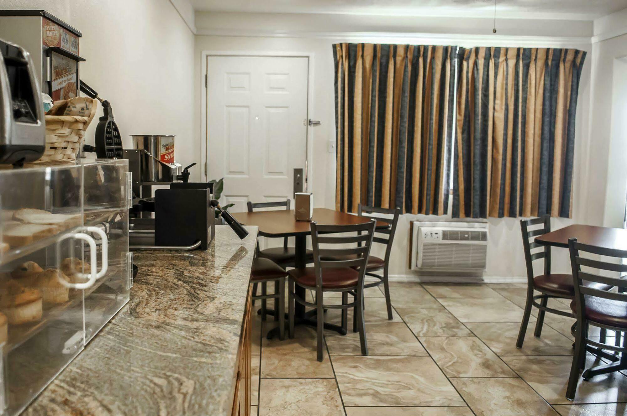 Econo Lodge Midtown Albuquerque Bagian luar foto