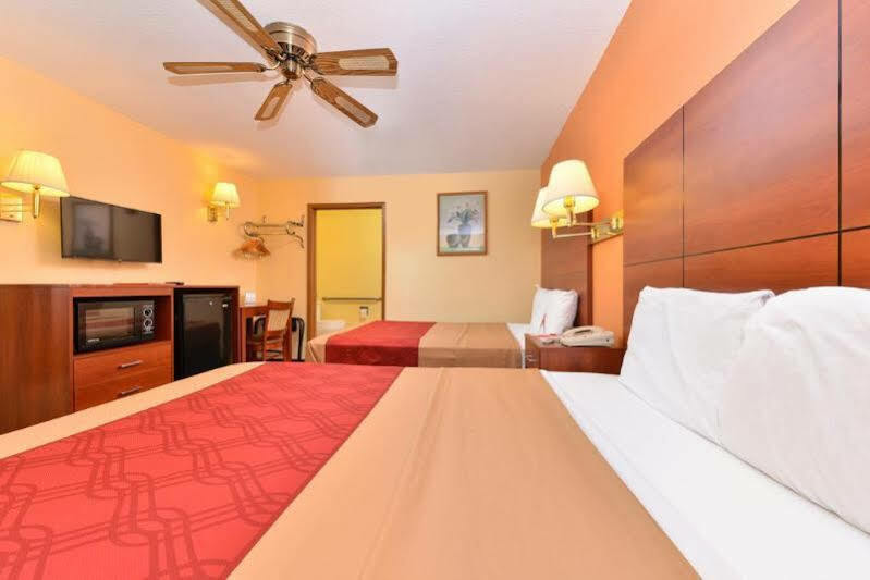Econo Lodge Midtown Albuquerque Bagian luar foto
